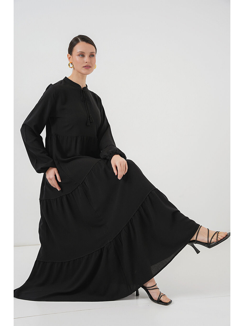 T1627 Yaka Bağcıklı Elbise - Siyah