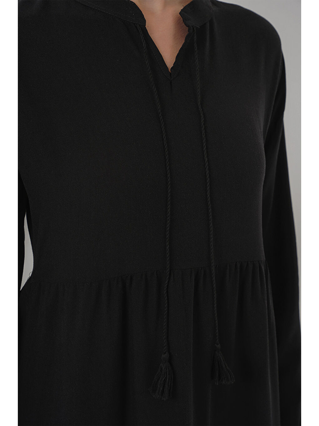 T1627 Yaka Bağcıklı Elbise - Siyah-2