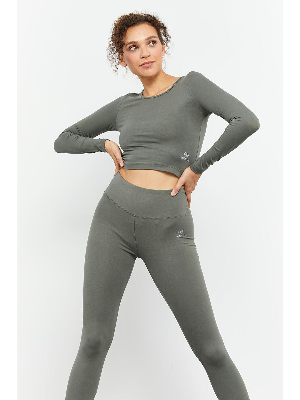 Yeşil Çağla Uzun Kollu Dar Kalıp  O Yaka Kadın Crop Top Tişört - 97150-2