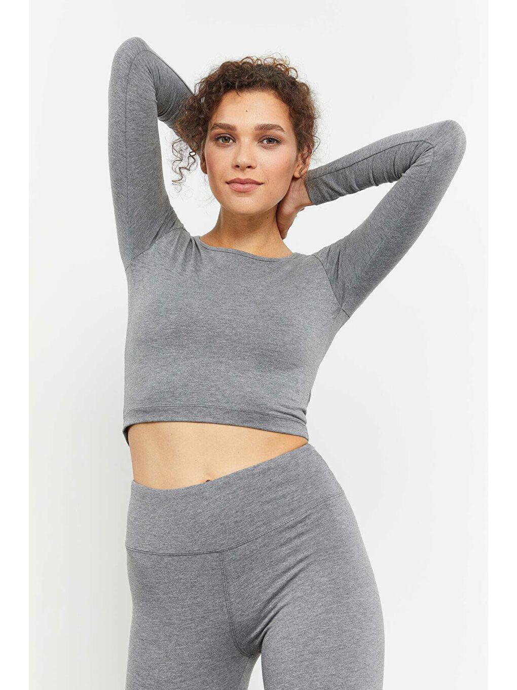 Gri Melanj Uzun Kollu Dar Kalıp  O Yaka Kadın Crop Top Tişört - 97150