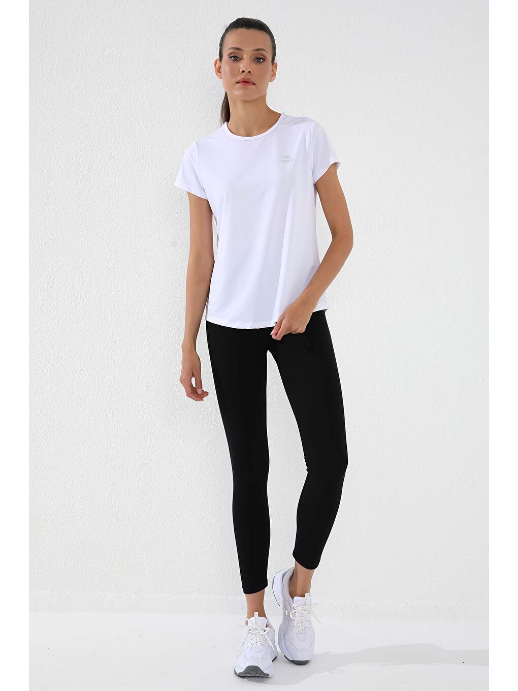 Beyaz Basic Kısa Kol Standart Kalıp O Yaka Kadın Tişört - 97144-4