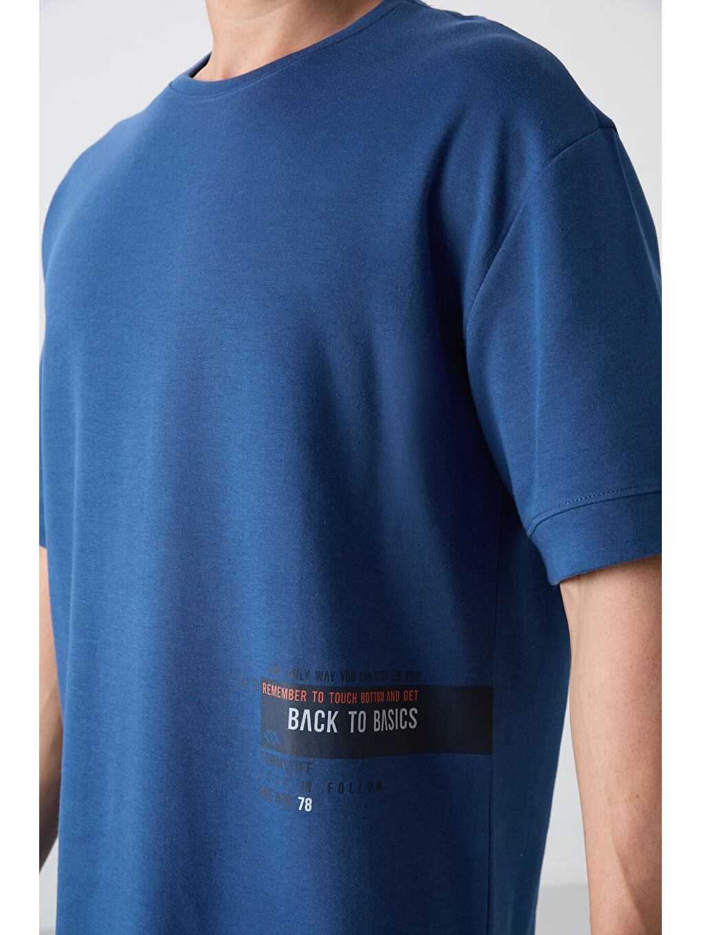 Mavi Pamuklu Kalın Yumuşak Dokulu Oversize Fit Baskılı Erkek Tişört - 88322-2