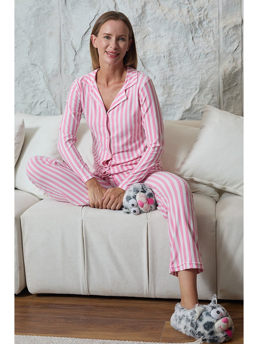 Pembe Ayıcık Desenli Gömlek Yaka Süet Pijama Takımı-1