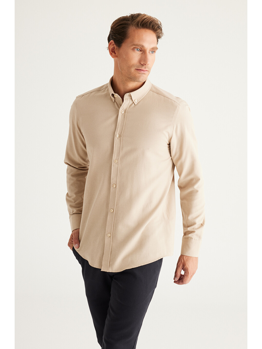 Erkek Bej Tailored Slim Fit Dar Kesim Düğmeli Yaka Oxford Gömlek-6