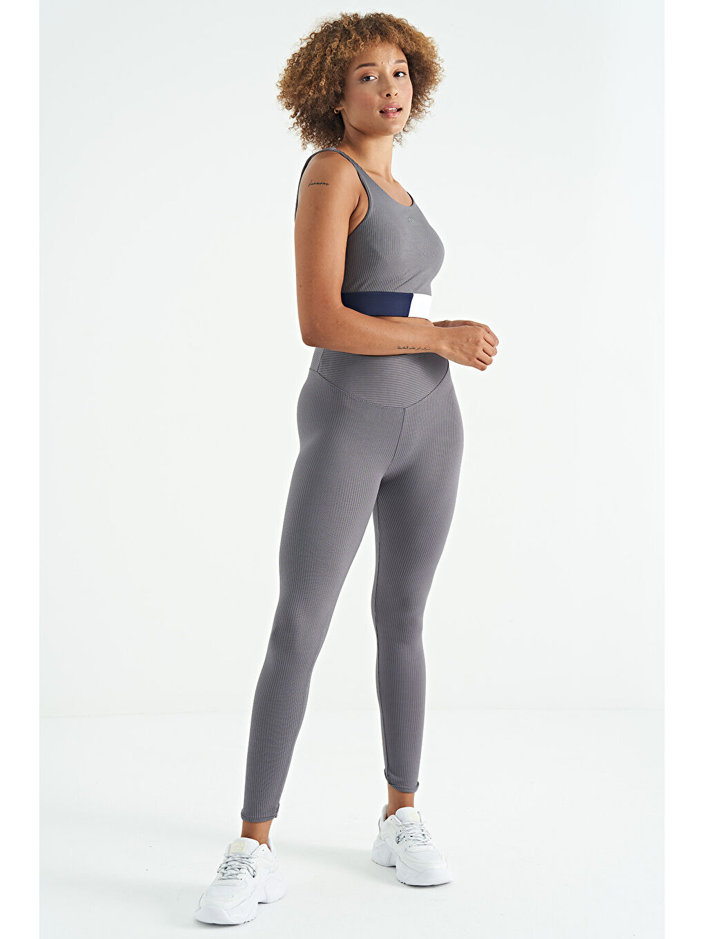 Koyu Gri Renk Bloklu Logo Baskılı Dar Kalıp Fitilli Kadın Büstiyer - 97275-3