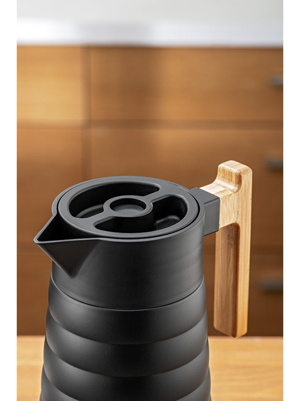 Emboss Termos Siyah 2 L-2