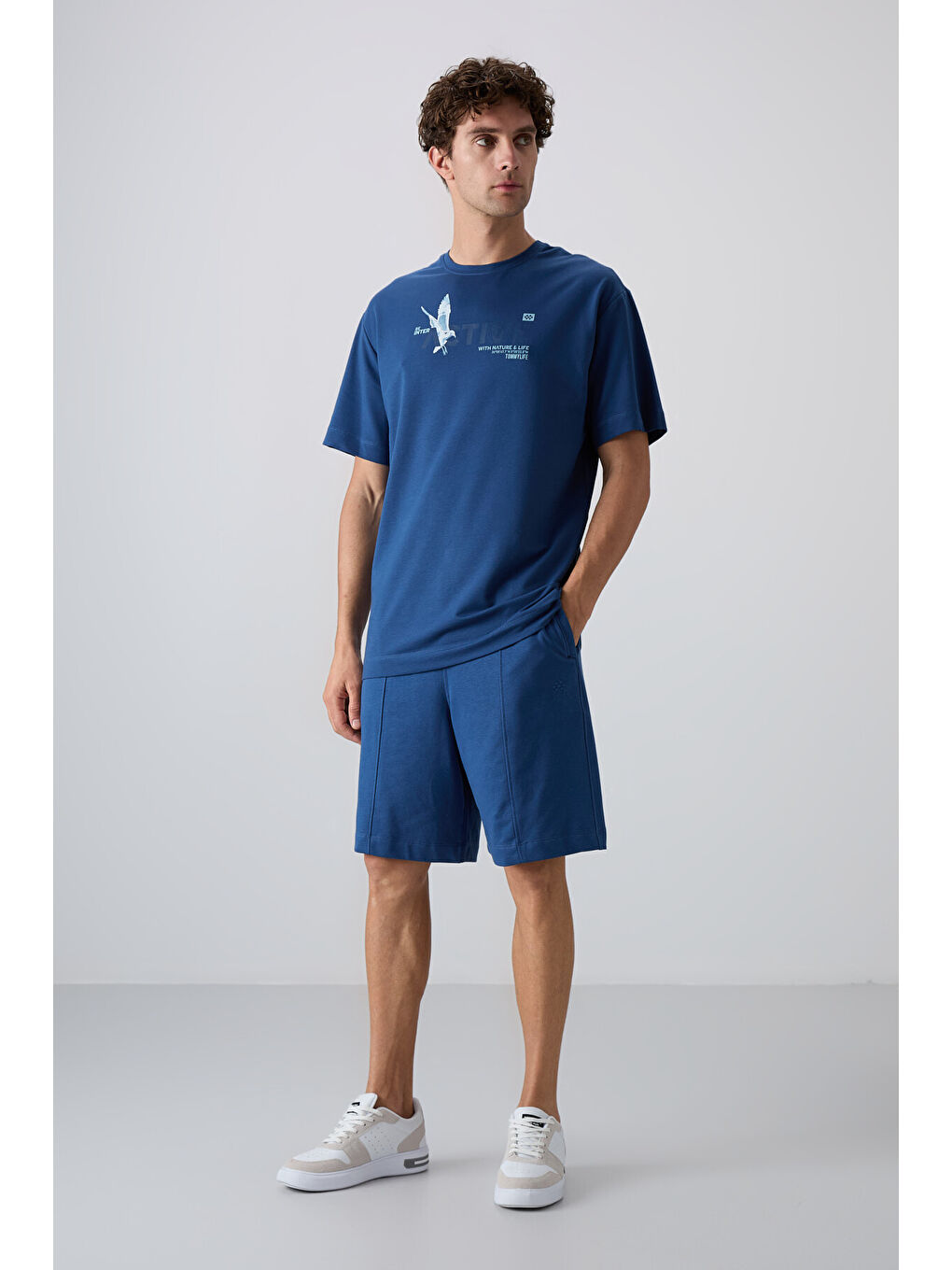 Mavi Pamuklu Kalın Yumuşak Dokulu Oversize Fit Baskılı Erkek Tişört - 88344-1