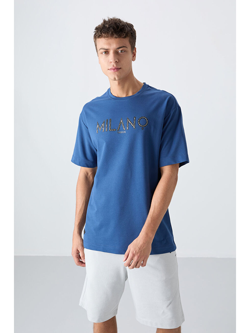 Mavi Parlament Pamuklu Kalın Yumuşak Dokulu Oversize Fit Baskılı Erkek Tişört - 88345-3