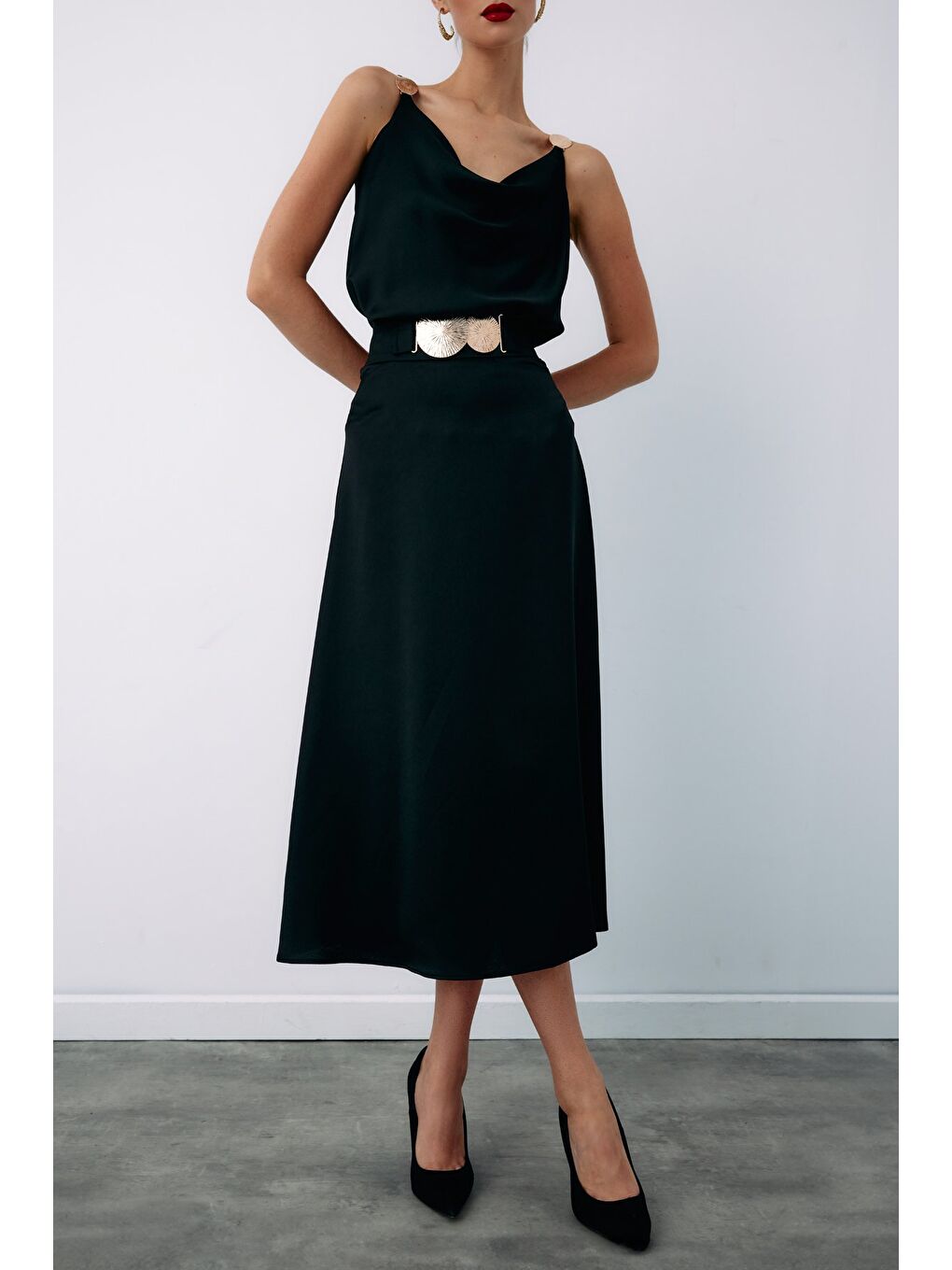 Kemer Aksesuarlı Kloş Etek - Siyah-2