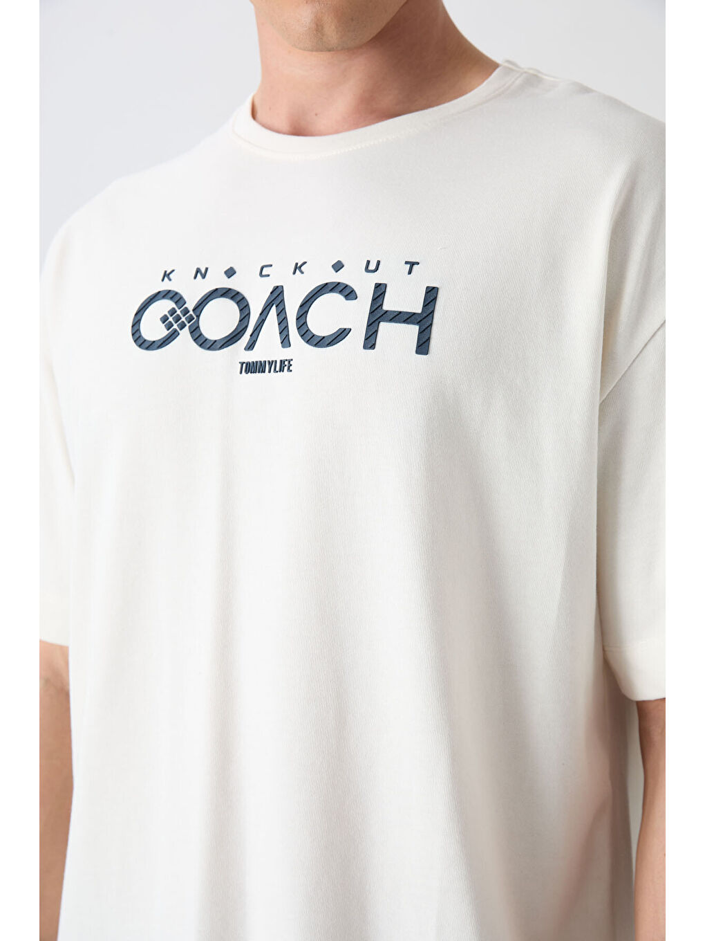 Ekru Pamuklu Kalın Yumuşak Dokulu Oversize Fit Baskılı Erkek Tişört - 88329-2