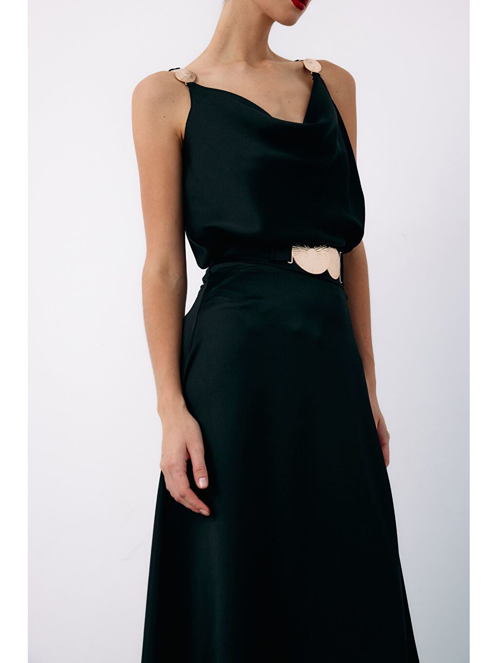 Kemer Aksesuarlı Kloş Etek - Siyah-3