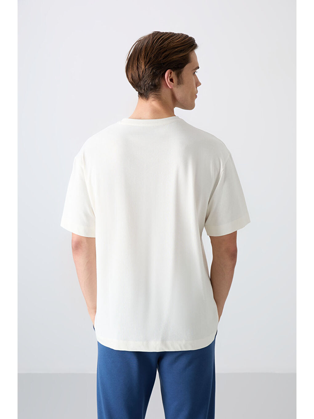 Ekru Pamuklu Kalın Yumuşak Dokulu Oversize Fit Baskılı Erkek Tişört - 88329-4