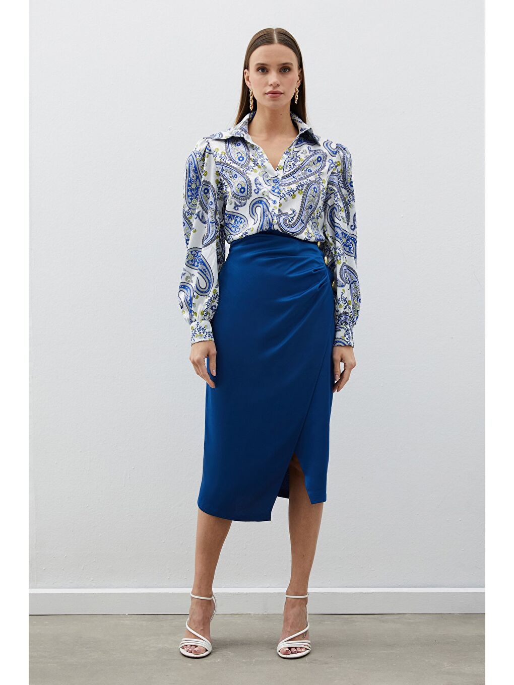 Düğme Aksesuarlı Saten Krep Etek - İndigo-1