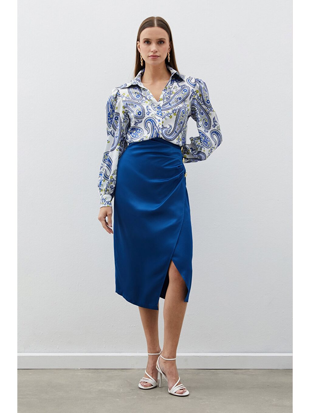 Düğme Aksesuarlı Saten Krep Etek - İndigo-2