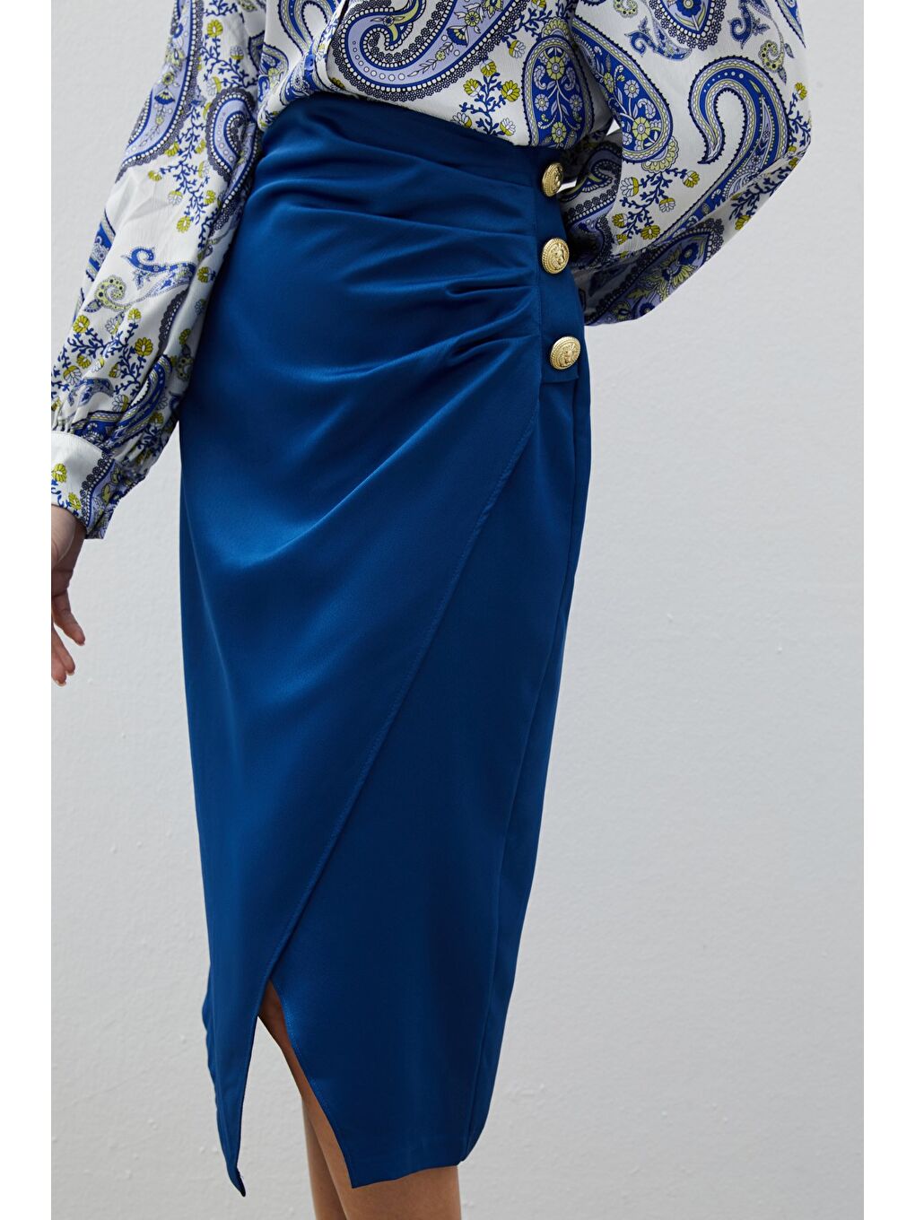 Düğme Aksesuarlı Saten Krep Etek - İndigo-3
