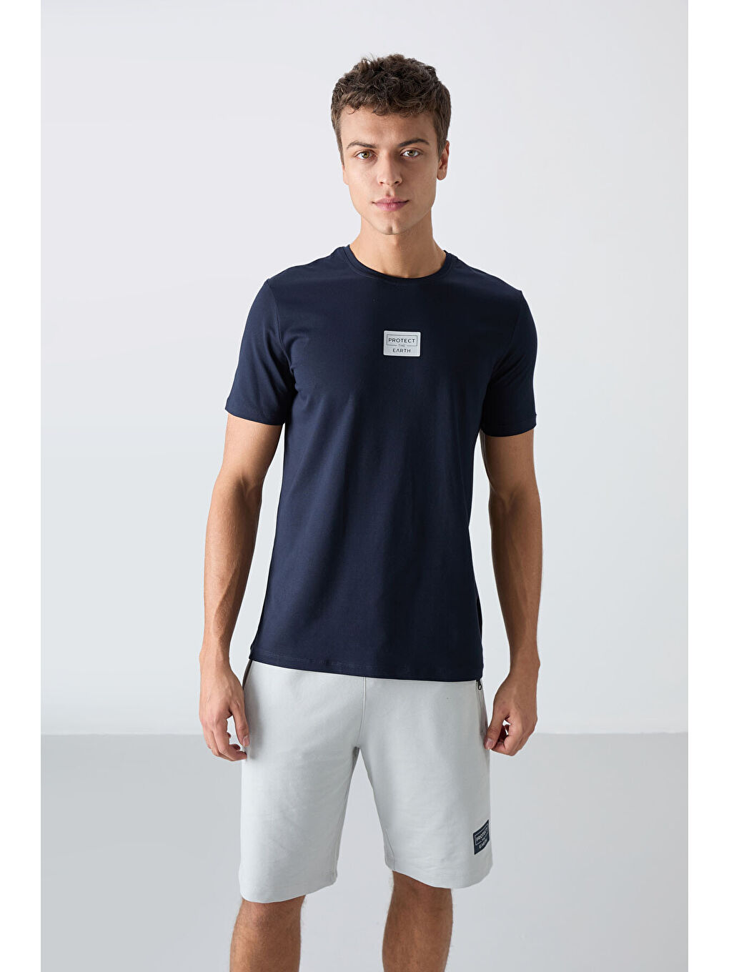 Siyah Lacivert - Taş Pamuklu Yumuşak Dokulu Standart Fit Baskılı Erkek Şortlu Takım - 85243-2