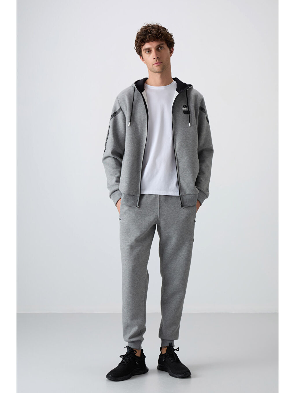 Gri Melanj Pamuklu Kalın Yumuşak Dokulu Comfort Fit Baskılı Erkek Eşofman Takım - 85236