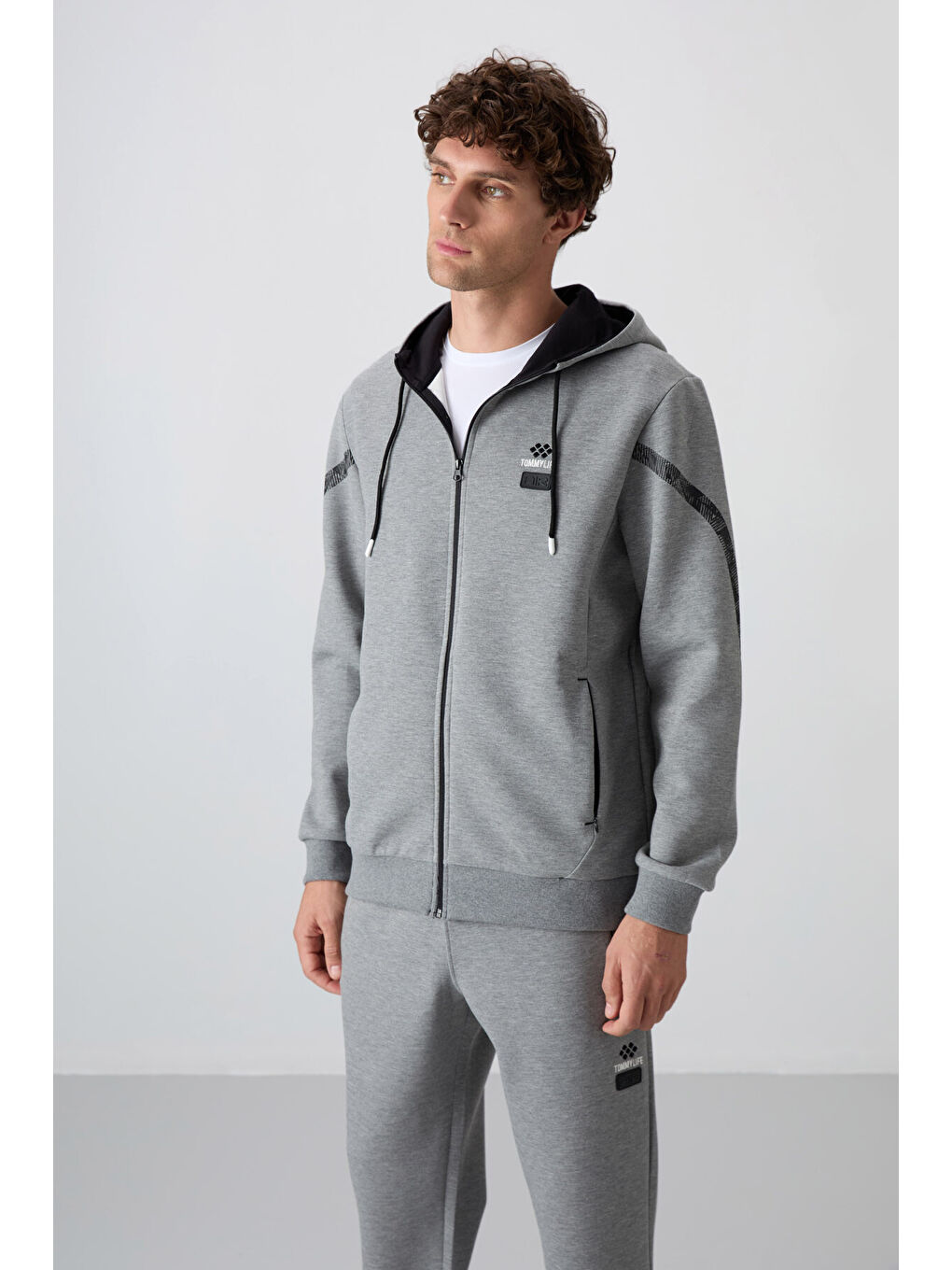 Gri Melanj Pamuklu Kalın Yumuşak Dokulu Comfort Fit Baskılı Erkek Eşofman Takım - 85236-4