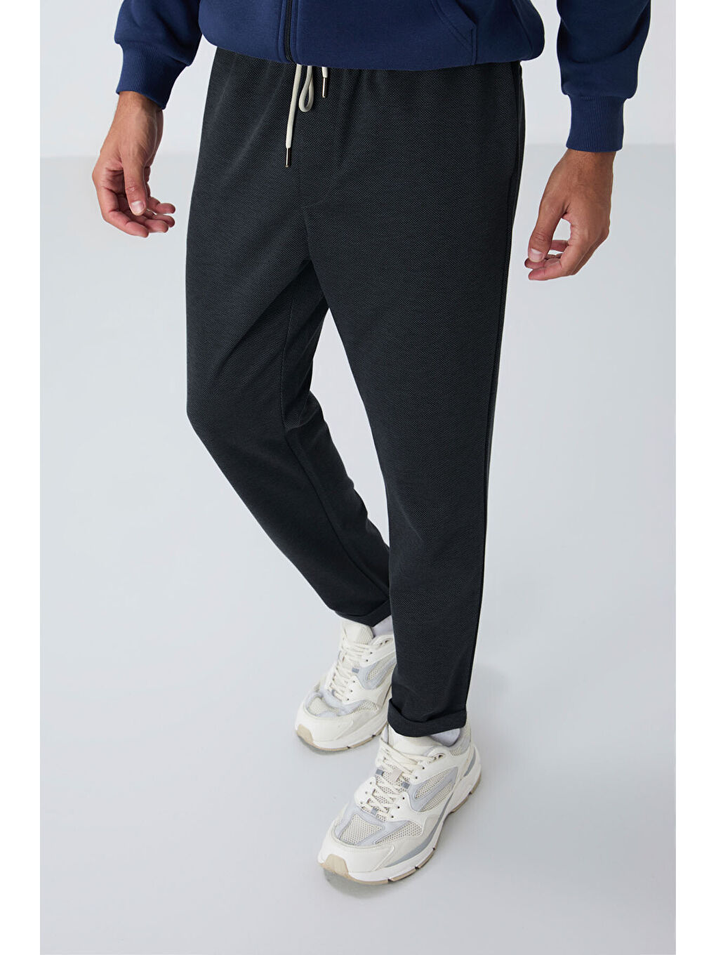 Koyu Gri Yüzeyi Dokulu Standart Fit Erkek Eşofman Alt- 82154-2