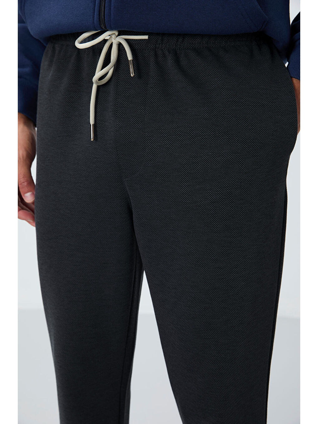 Koyu Gri Yüzeyi Dokulu Standart Fit Erkek Eşofman Alt- 82154-4