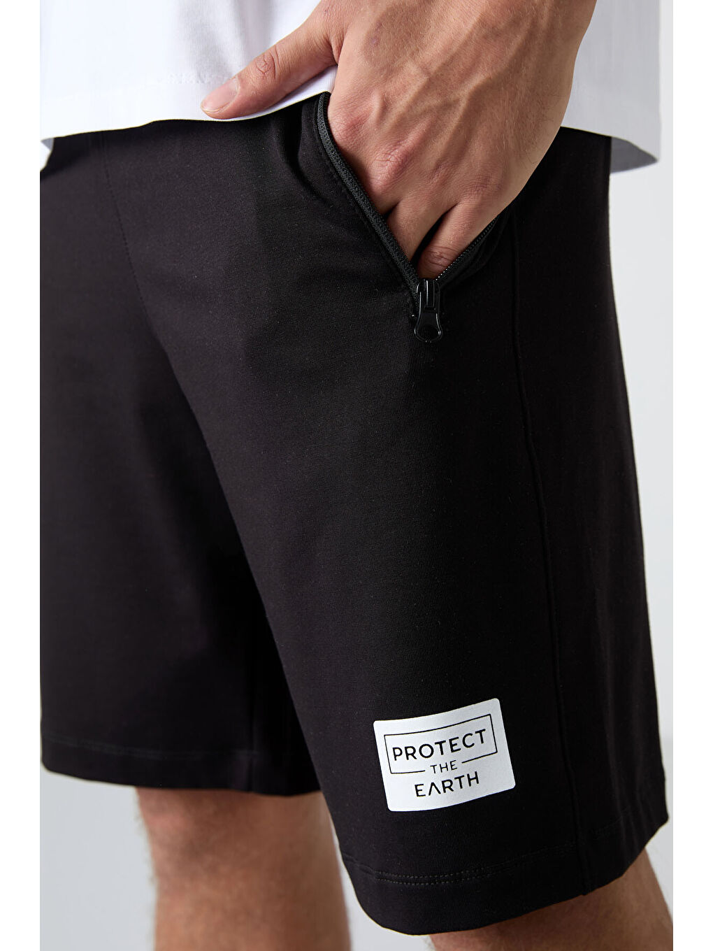 Beyaz - Siyah Pamuklu Yumuşak Dokulu Standart Fit Baskılı Erkek Şortlu Takım - 85243-3