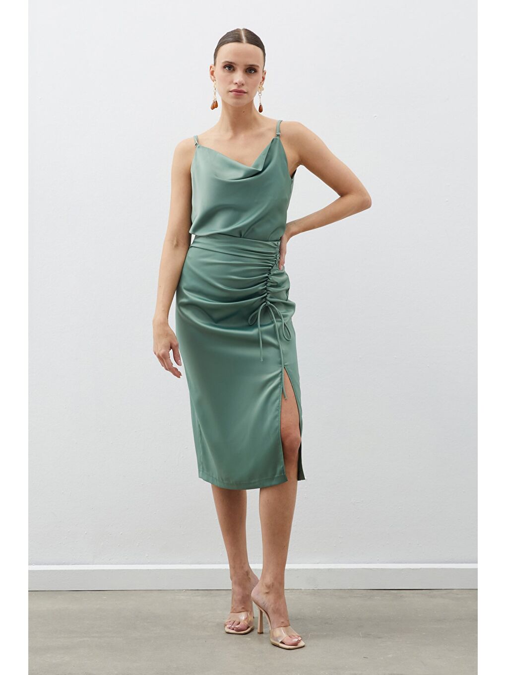 Büzgü Detaylı Saten Etek - Haki-1