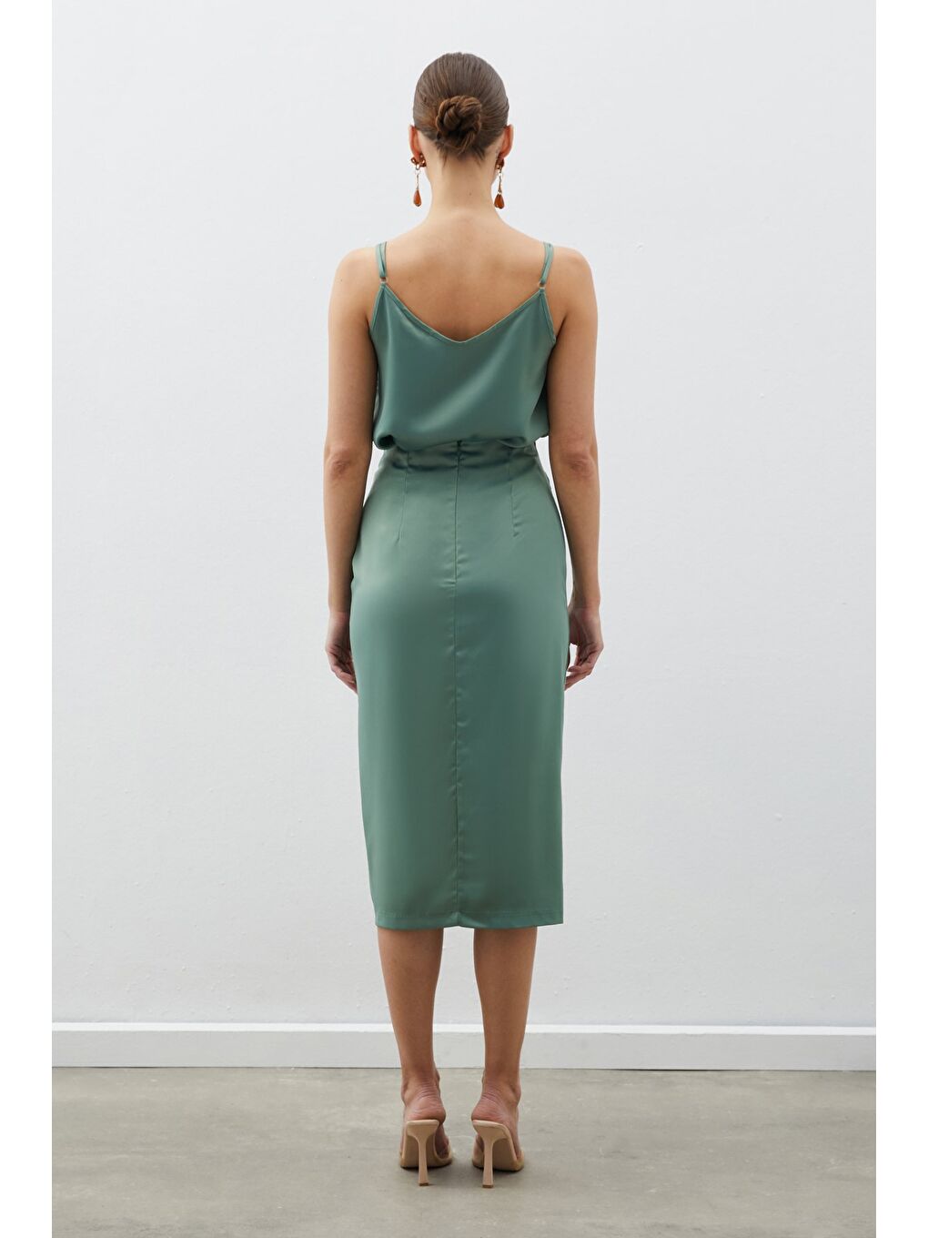 Büzgü Detaylı Saten Etek - Haki-4