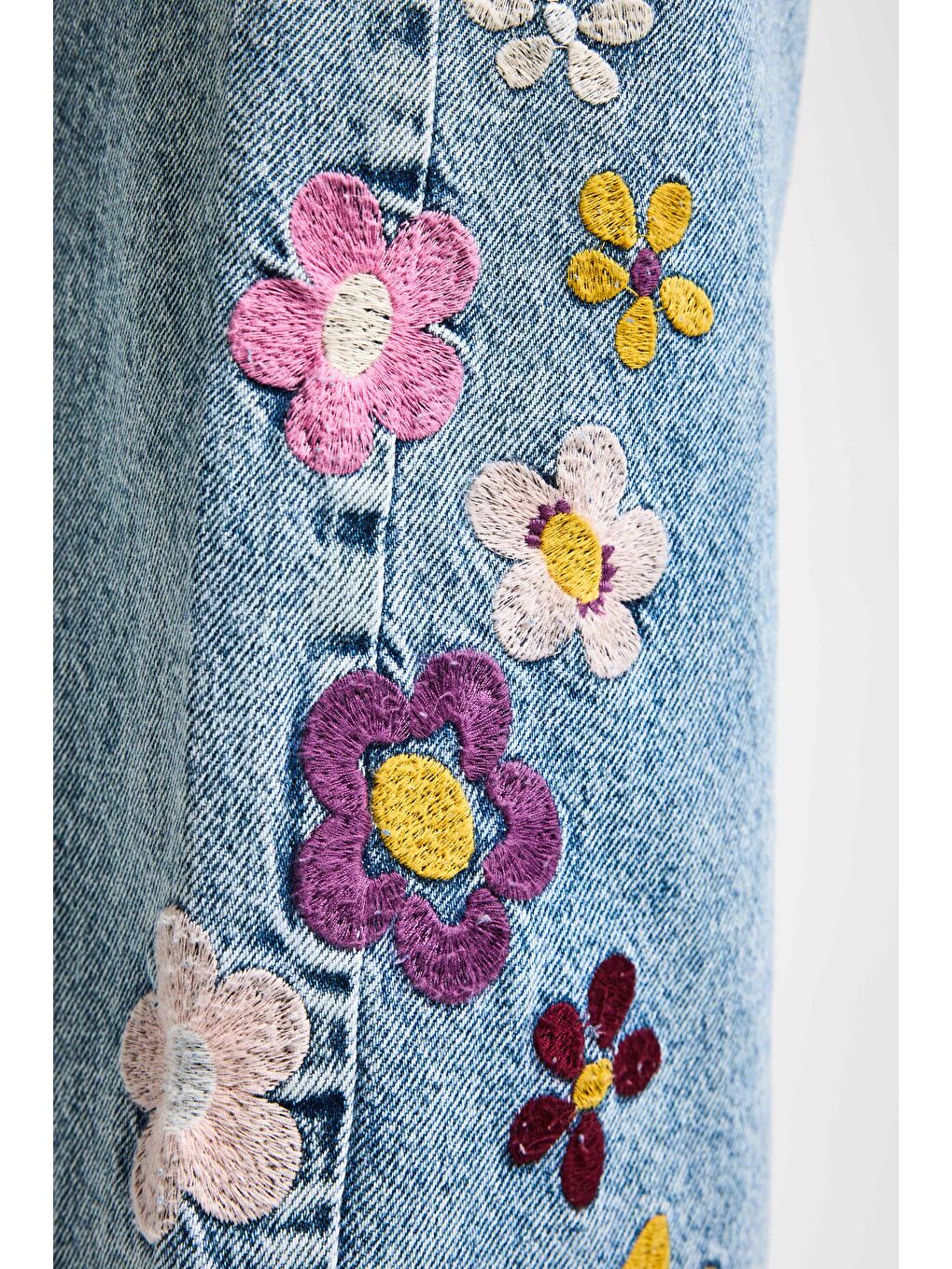 Mavi Kadın Snow Jean Rengi Çiçek Nakışlı Culotte Fit Tasarım Denim Jean-2
