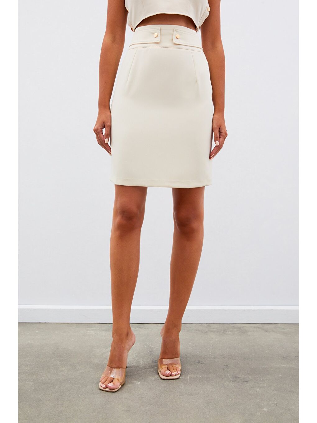 Çıt Aksesuarlı Mini Etek - Bej-3