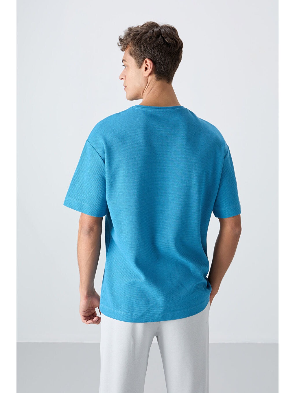 Petrol Mavi Pamuklu Kalın Yüzeyi Dokulu Oversize Fit Basic Erkek Tişört - 88341-4
