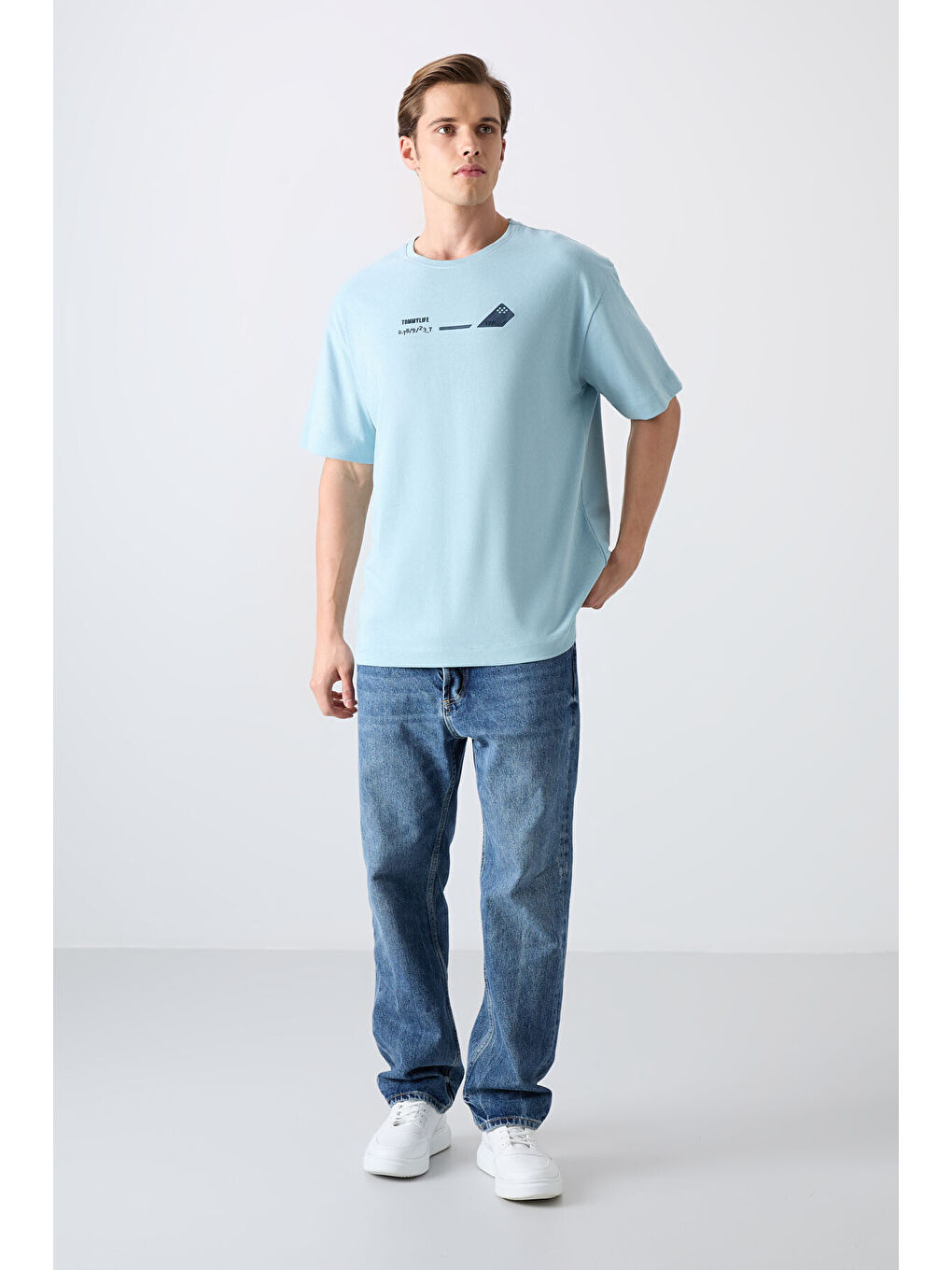 Açık Mavi Pamuklu Kalın Yumuşak Dokulu Oversize Fit Baskılı Erkek Tişört - 88330-1
