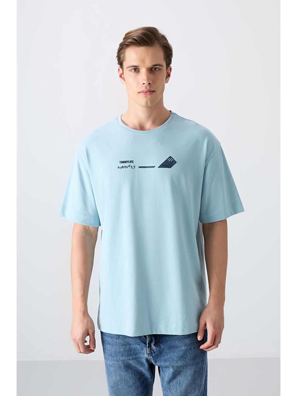 Açık Mavi Pamuklu Kalın Yumuşak Dokulu Oversize Fit Baskılı Erkek Tişört - 88330-3