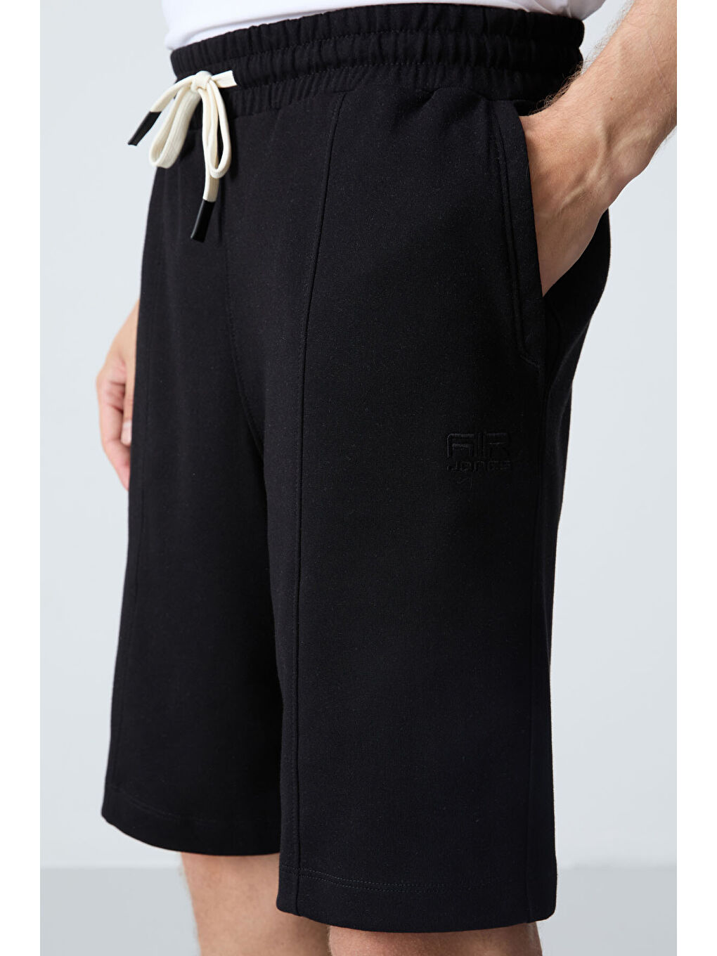 Siyah Pamuklu Kalın Yumuşak Dokulu Standart  Fit Basic Erkek Şort  - 81277-2