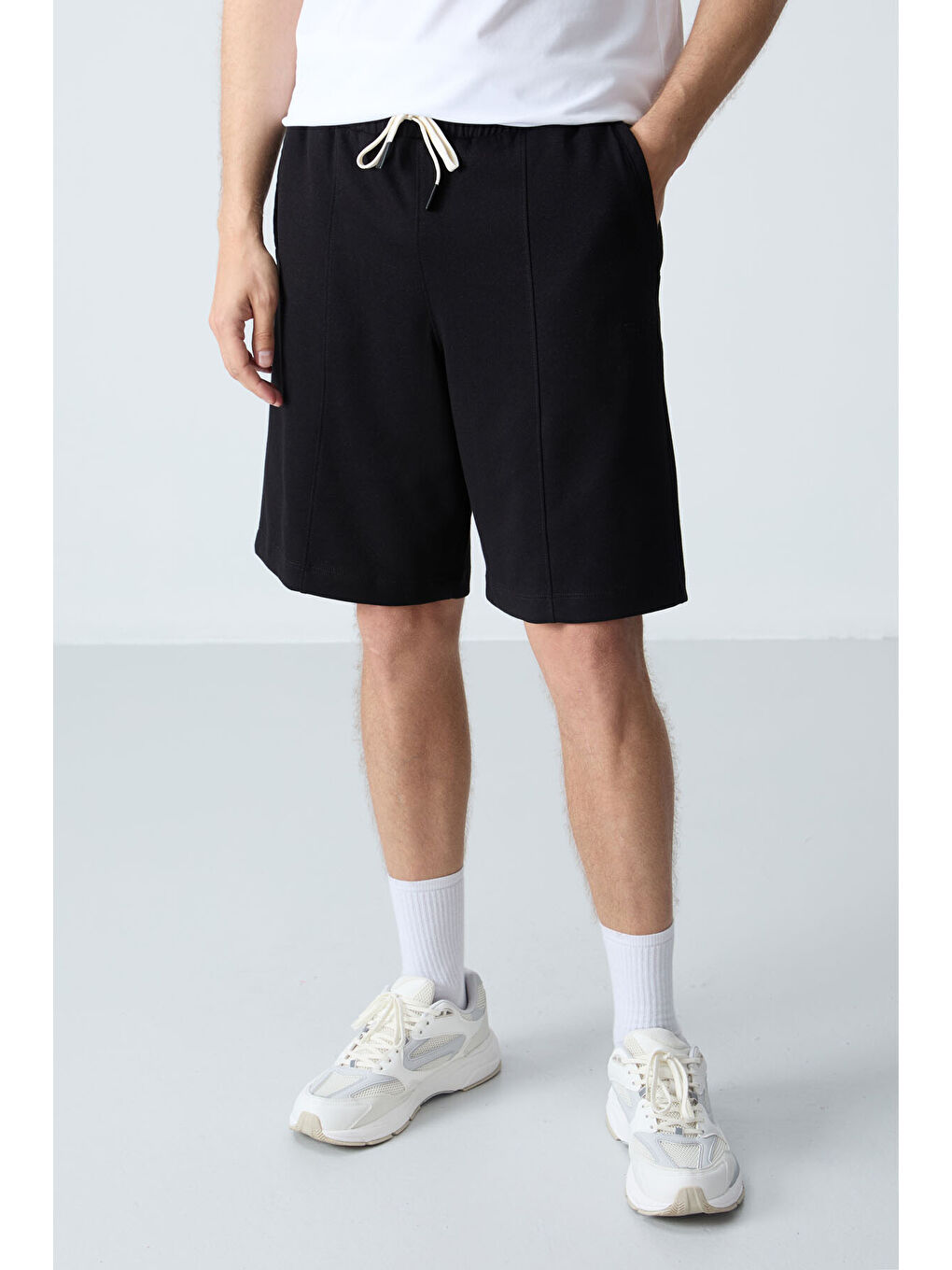 Siyah Pamuklu Kalın Yumuşak Dokulu Standart  Fit Basic Erkek Şort  - 81277-3
