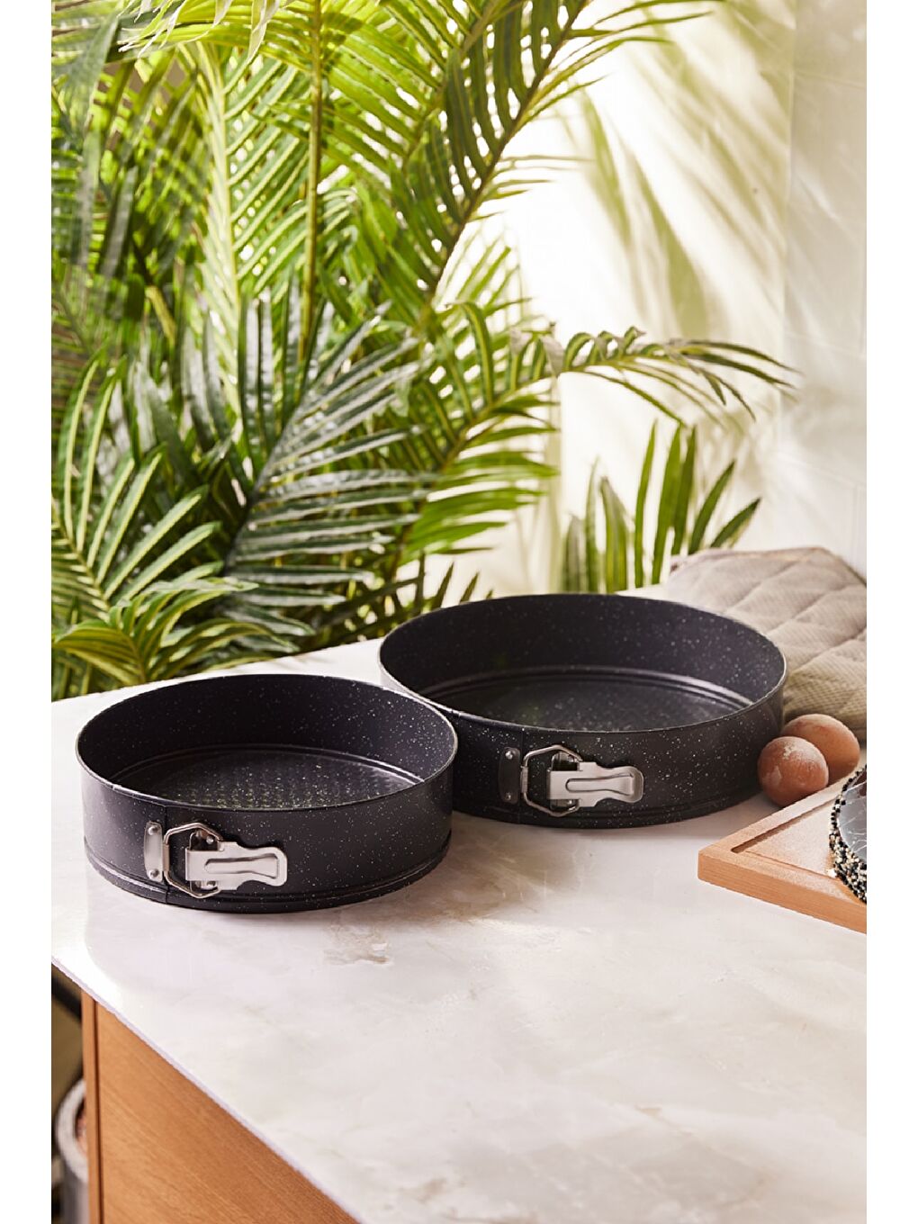 Siyah Circle 2'li Kelepçeli Kek Kalıbı Seti 24-28 cm-2