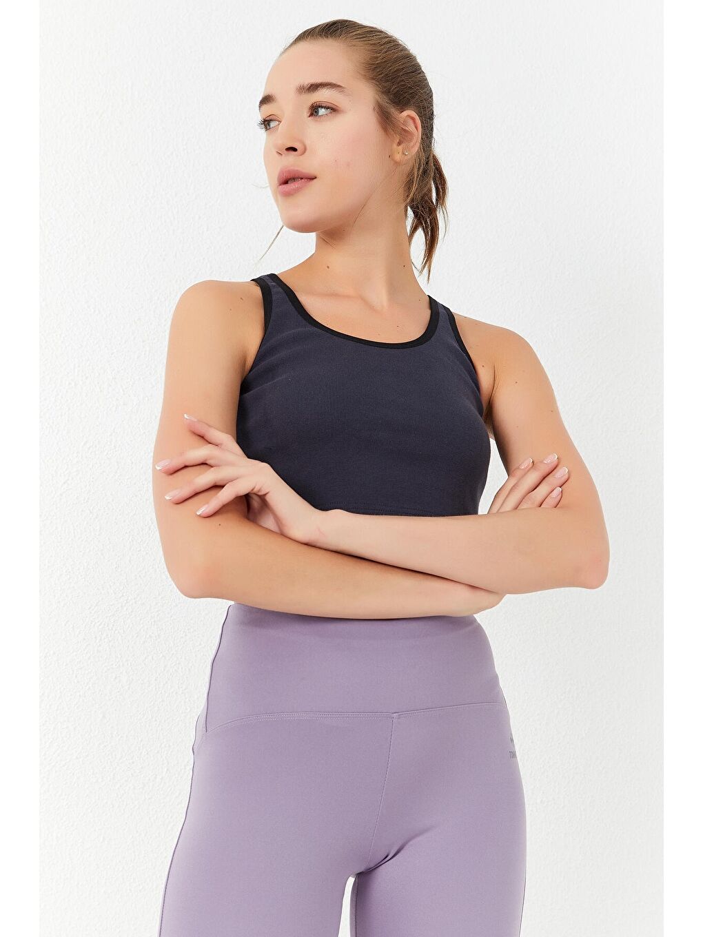 Antrasit Basic Sıfır Kol Dar Kalıp U Yaka Kadın Crop Top Atlet - 97162-3