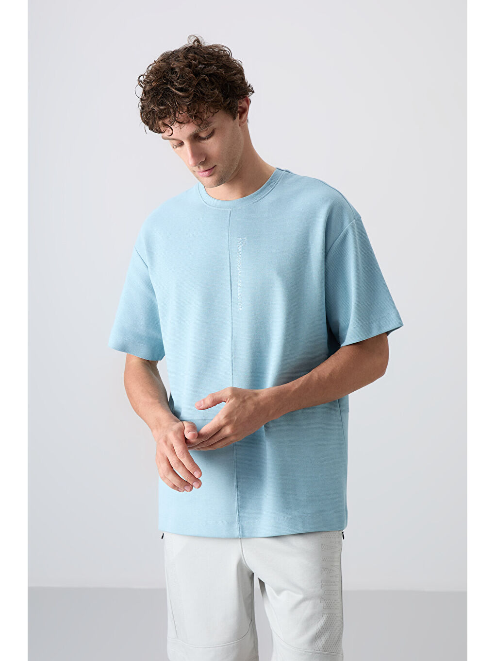 Açık Mavi Pamuklu Kalın Yüzeyi Dokulu Oversize Fit Basic Erkek Tişört - 88337