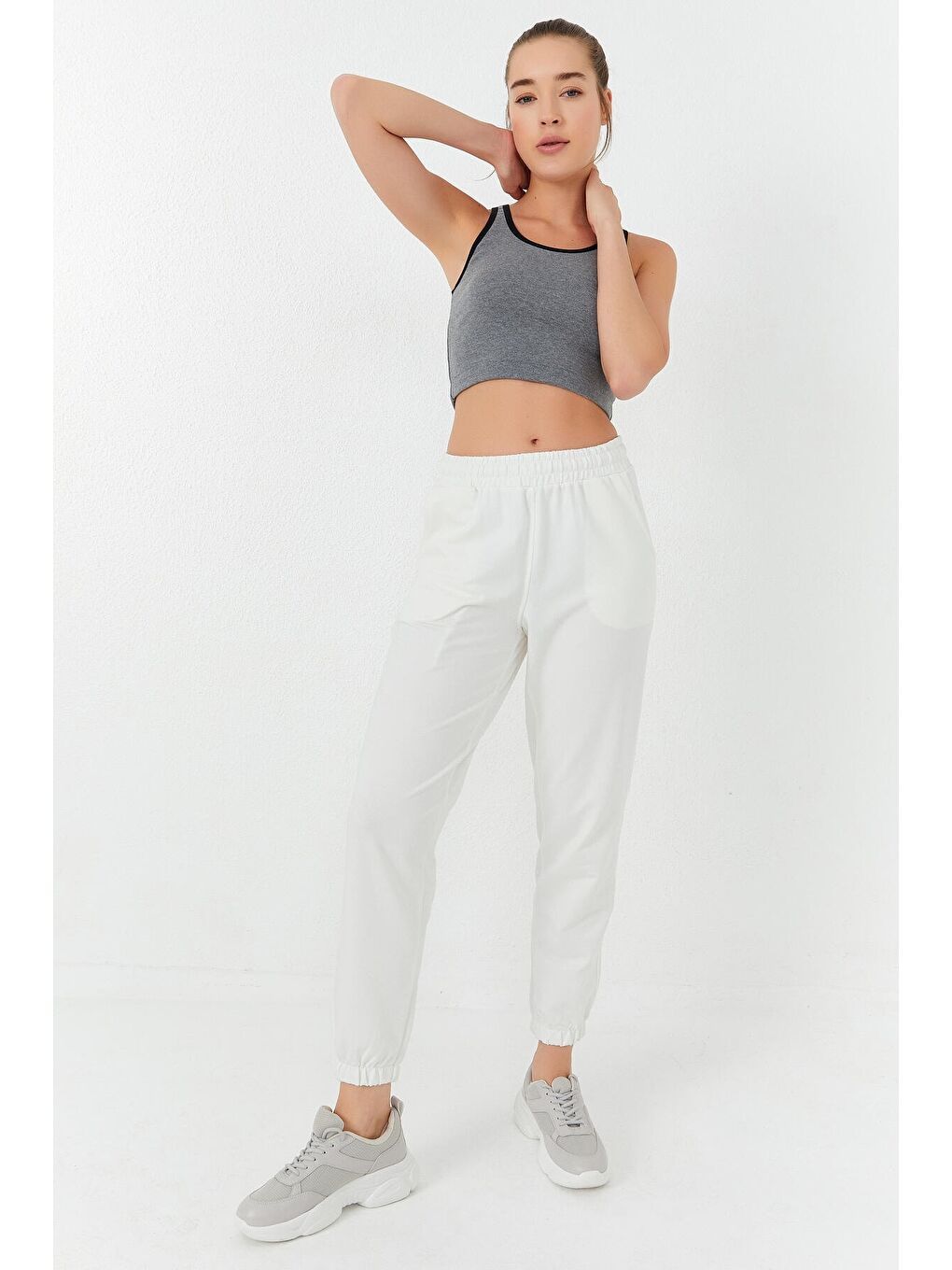 Gri Melanj Basic Sıfır Kol Dar Kalıp U Yaka Kadın Crop Top Atlet - 97162-1