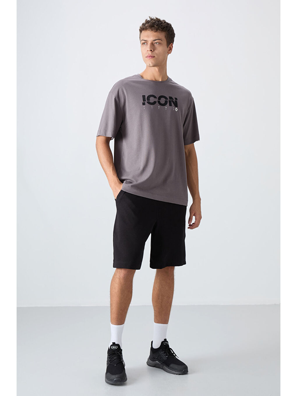 Koyu Gri Pamuklu Kalın Yumuşak Dokulu Oversize Fit Baskılı Erkek Tişört - 88331-1