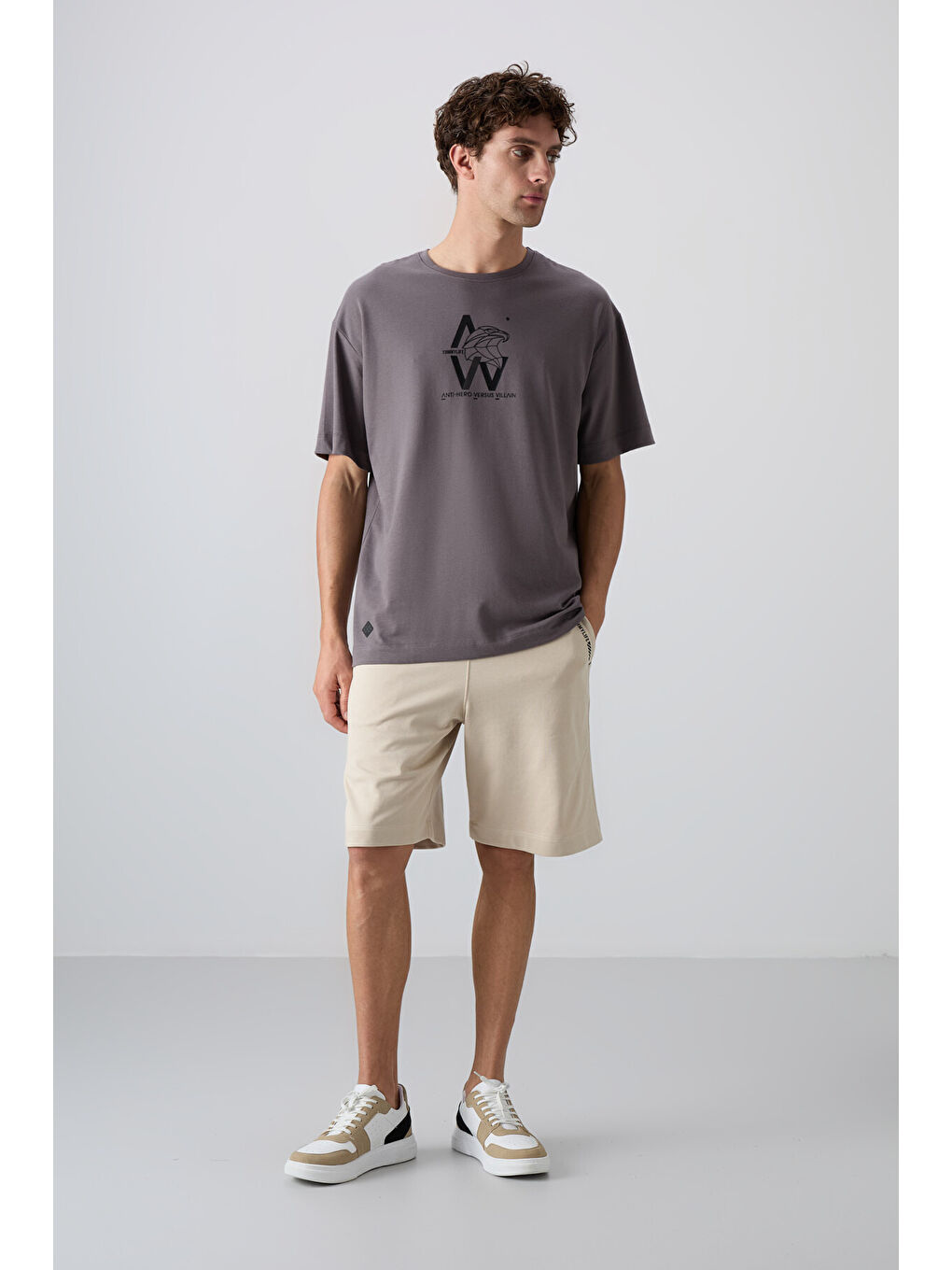 Koyu Gri Pamuklu Kalın Yumuşak Dokulu Oversize Fit Baskılı Erkek Tişört - 88332-3