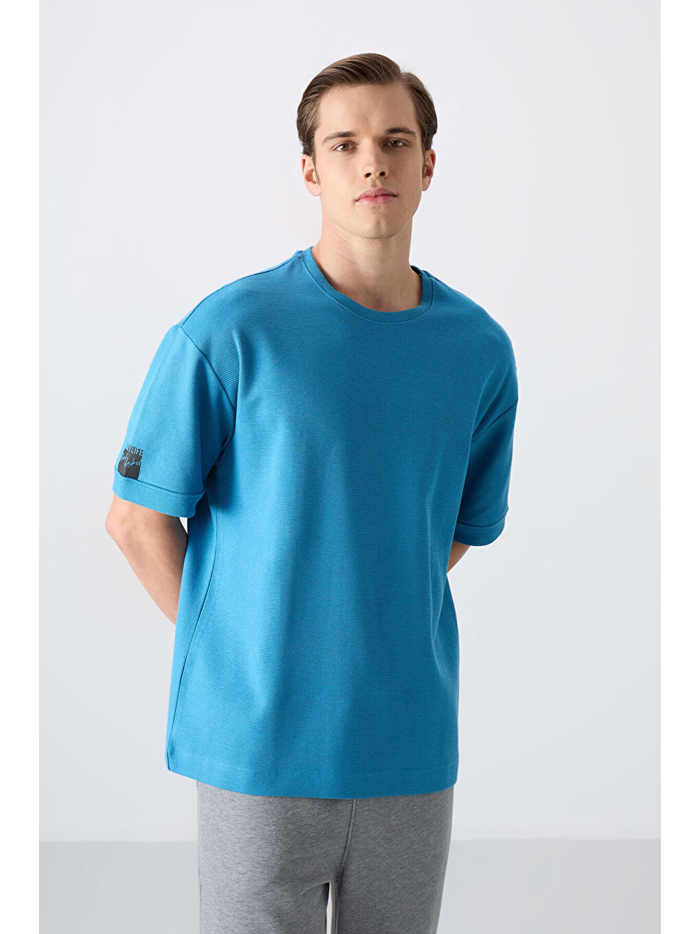 Petrol Mavi Pamuklu Kalın Yüzeyi Dokulu Oversize Fit Basic Erkek Tişört - 88339-1