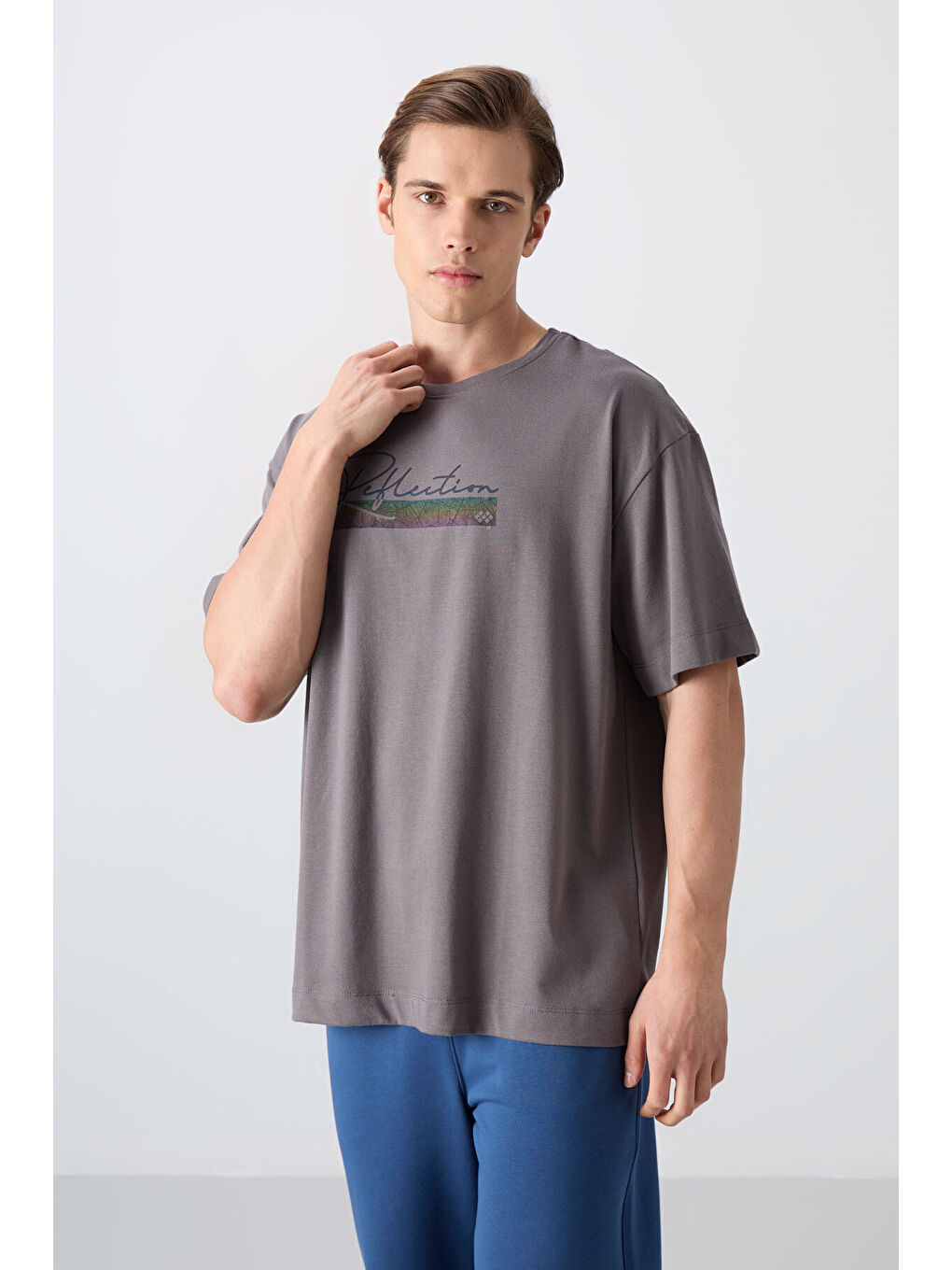 Koyu Gri Pamuklu Kalın Yumuşak Dokulu Oversize Fit Baskılı Erkek Tişört - 88334-3