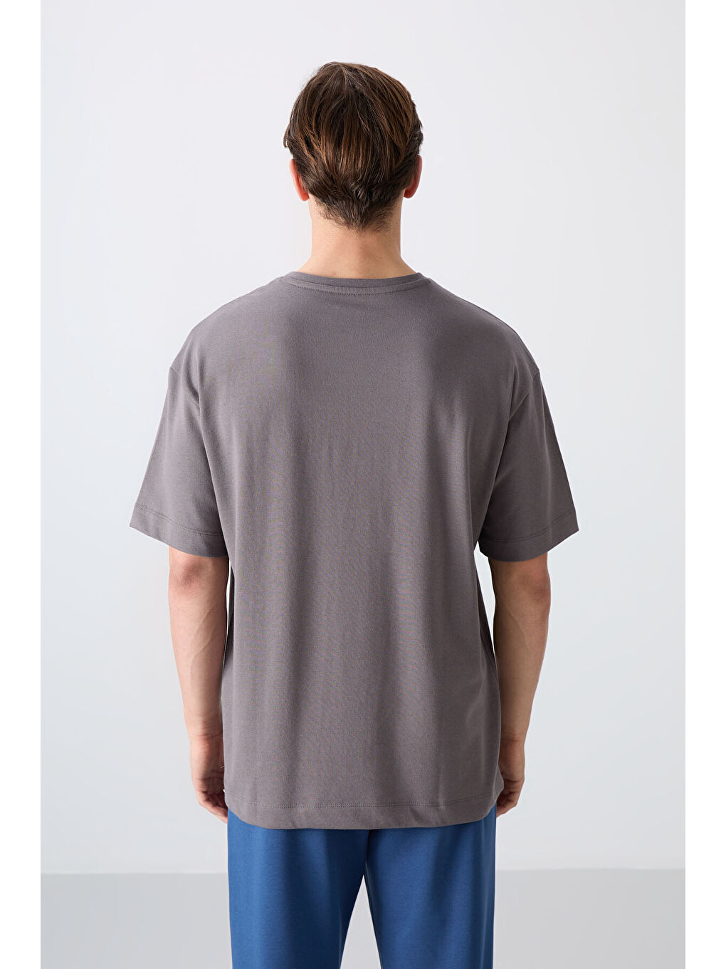Koyu Gri Pamuklu Kalın Yumuşak Dokulu Oversize Fit Baskılı Erkek Tişört - 88334-4