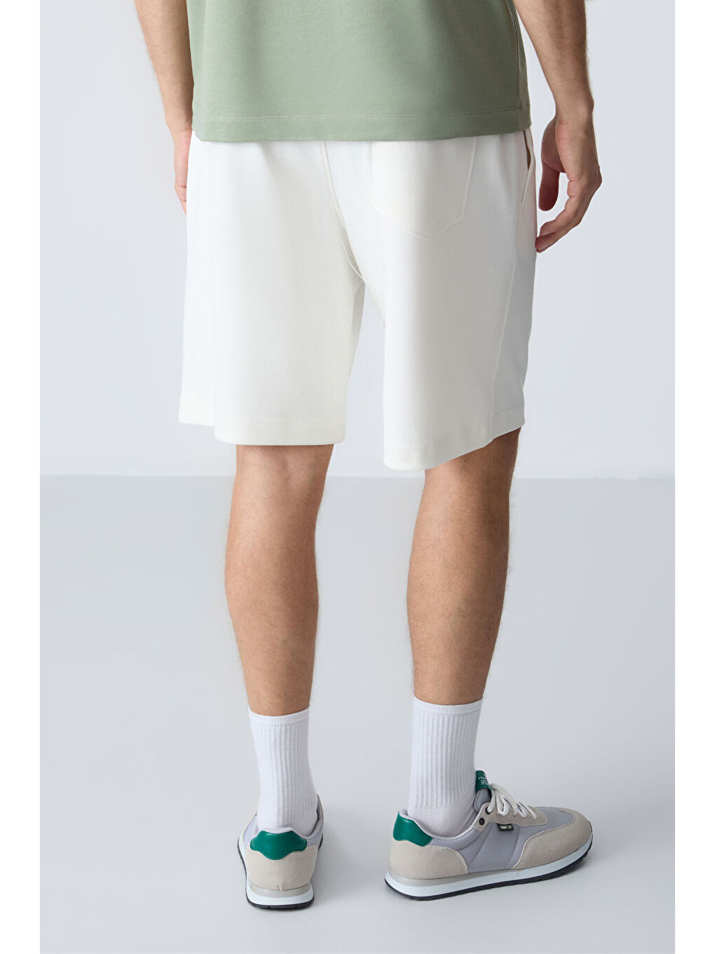 Ekru Pamuklu Kalın Yumuşak Dokulu Standart Fit Basic Erkek Şort  - 81275-4