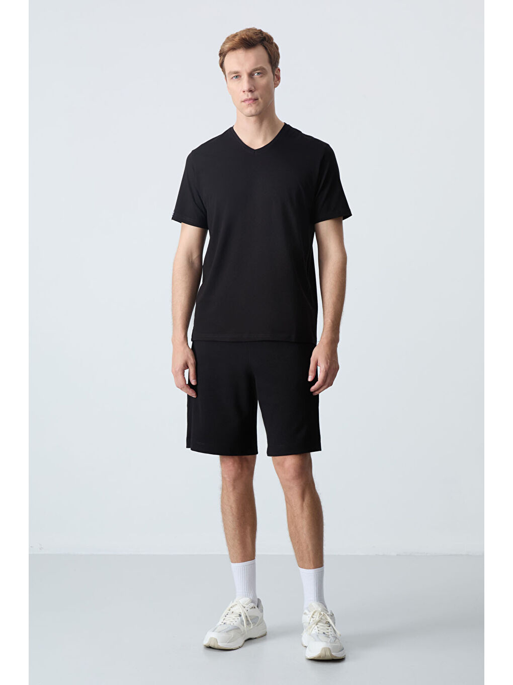 Siyah Pamuklu Kalın Yumuşak Dokulu Standart  Fit Basic Erkek Şort  - 81276-4