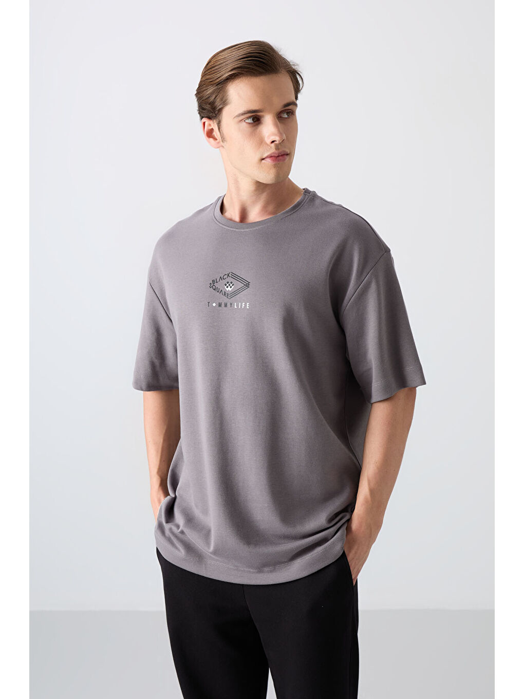 Koyu Gri Pamuklu Kalın Yumuşak Dokulu Oversize Fit Baskılı Erkek Tişört - 88325-3