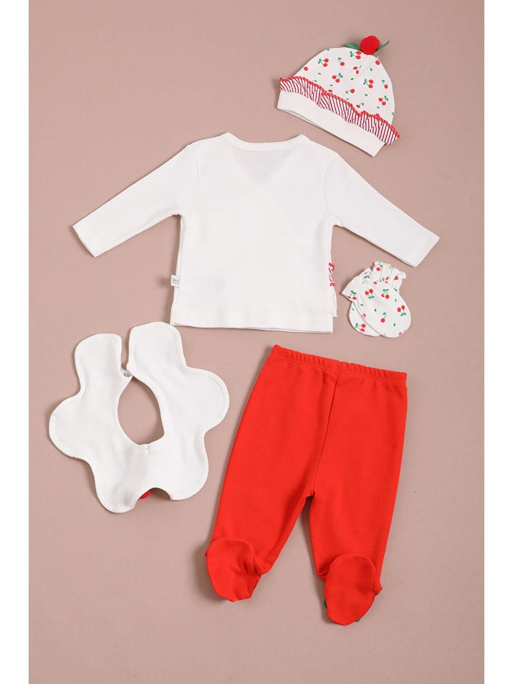 Kırmızı Kiraz Desenli Kız Bebek Patikli 5li Yenidoğan Zıbın Set 16121-4