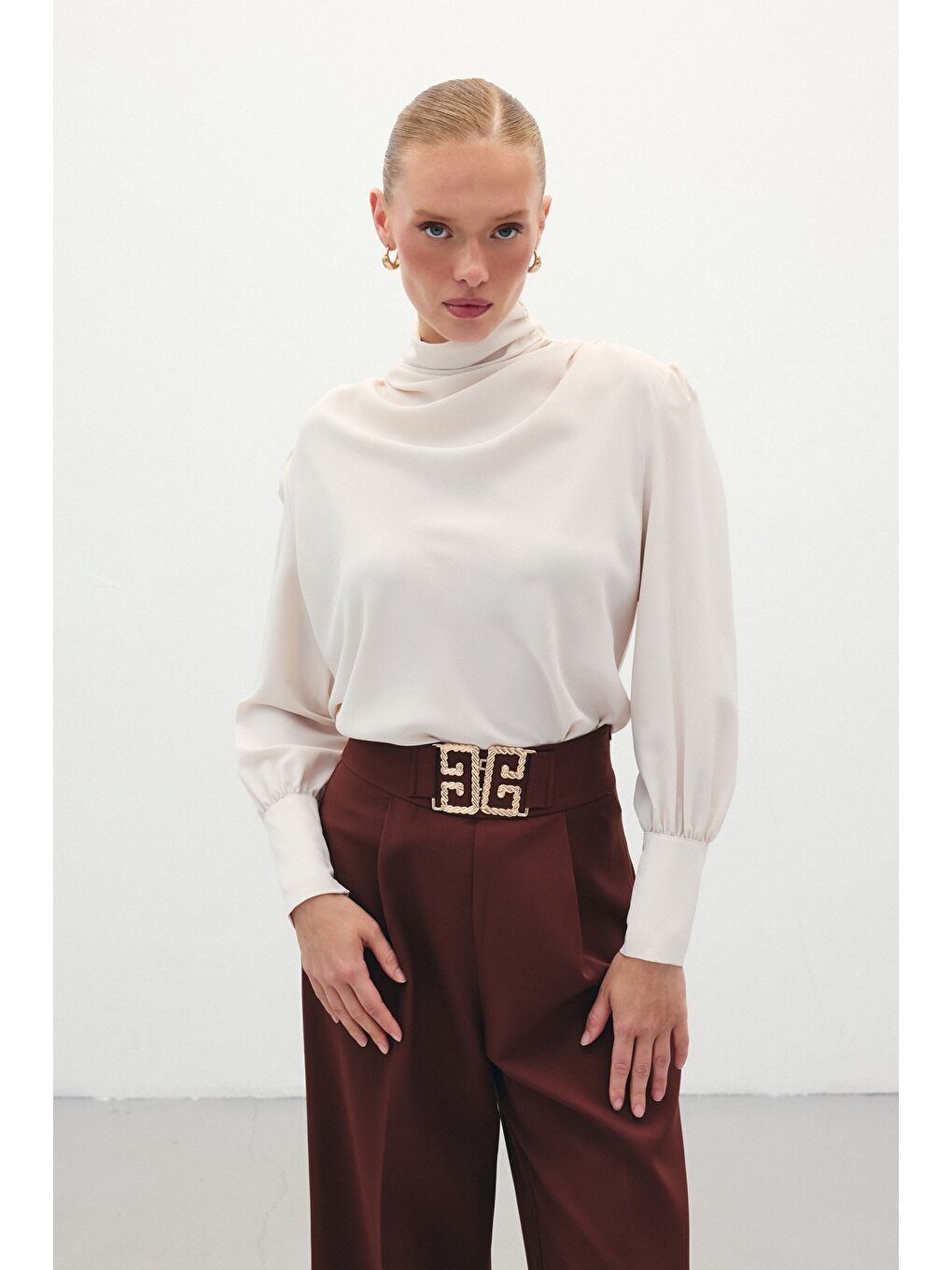Drape Detaylı Bluz - Bej-1