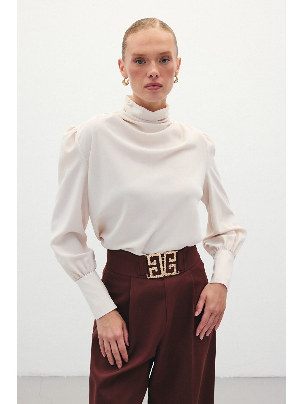 Drape Detaylı Bluz - Bej-2