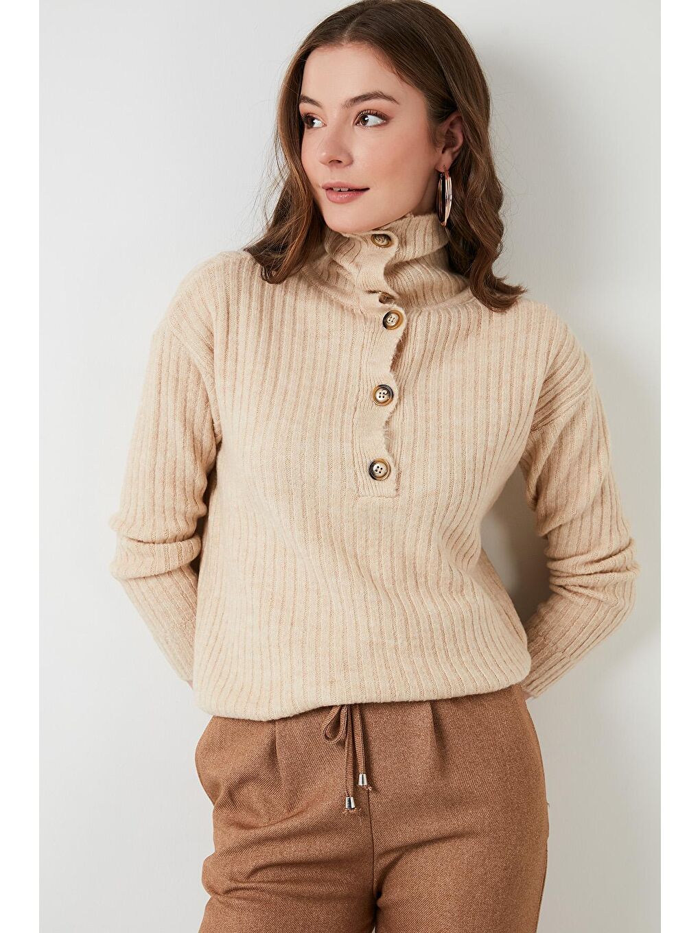 Bej Düğmeli Balıkçı Yaka Fitilli Kazak 4616020-2
